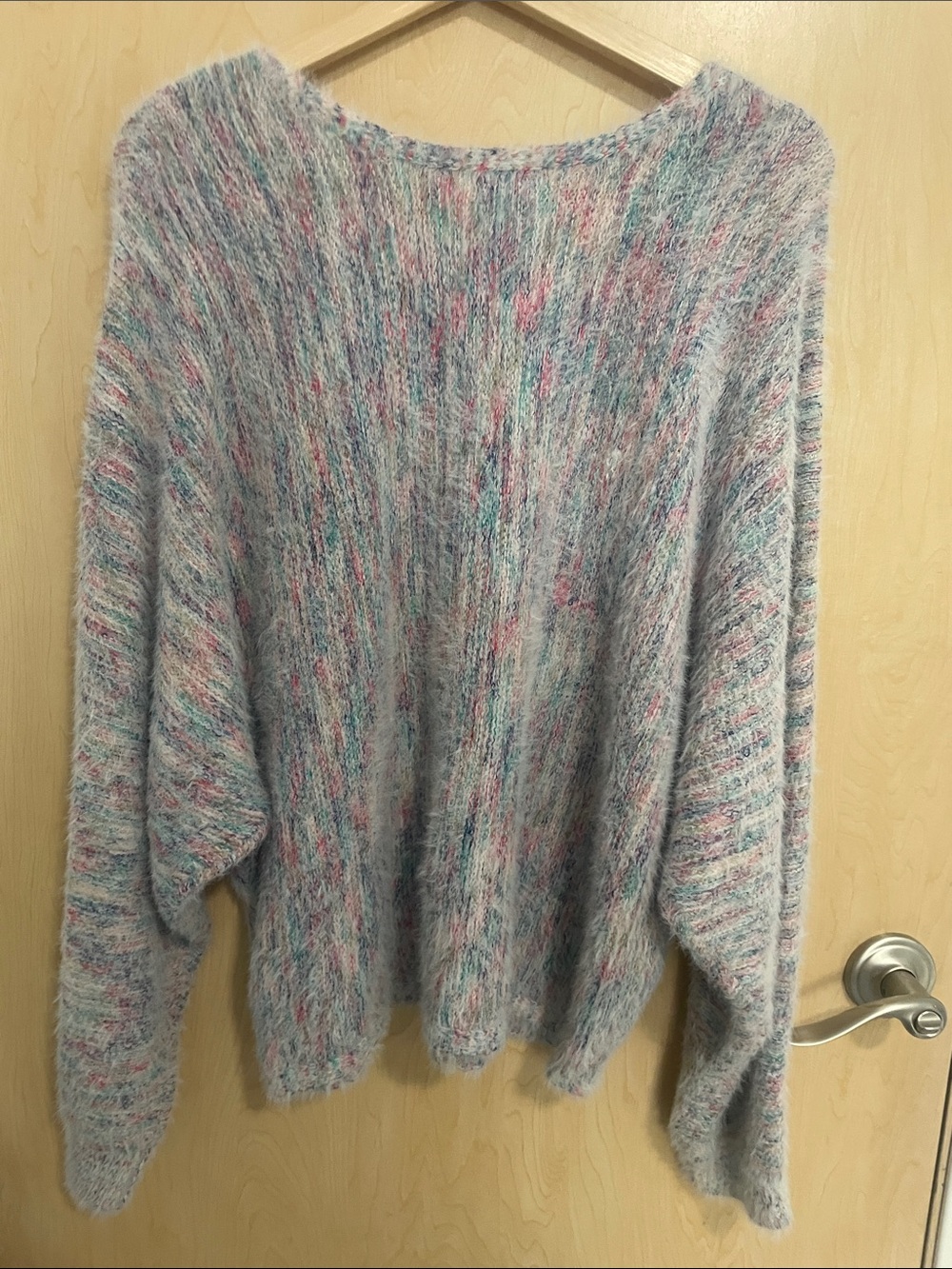 โจ Mossimo XXL Pastel Fuzzy Dolman Sleeve Sweater - Picture 5 of 8